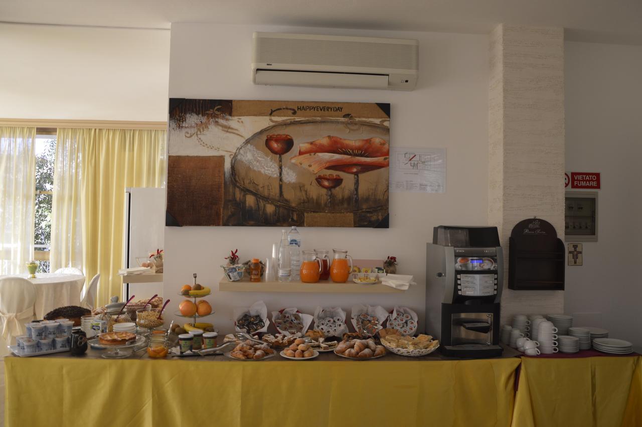 Hotel Fucsia Riccione Dış mekan fotoğraf