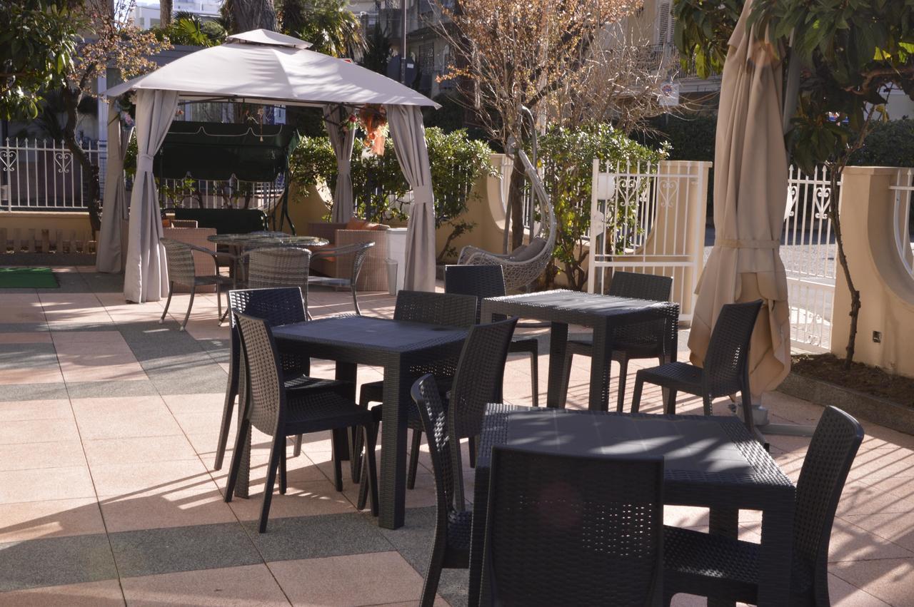 Hotel Fucsia Riccione Dış mekan fotoğraf