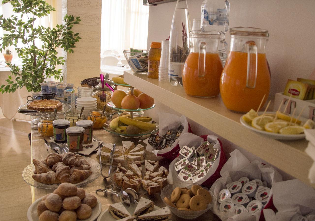 Hotel Fucsia Riccione Dış mekan fotoğraf