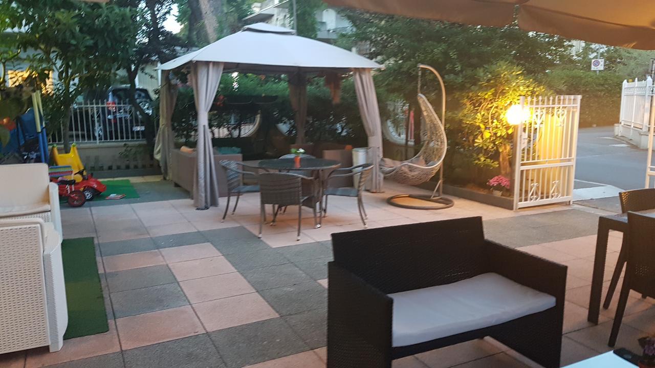 Hotel Fucsia Riccione Dış mekan fotoğraf
