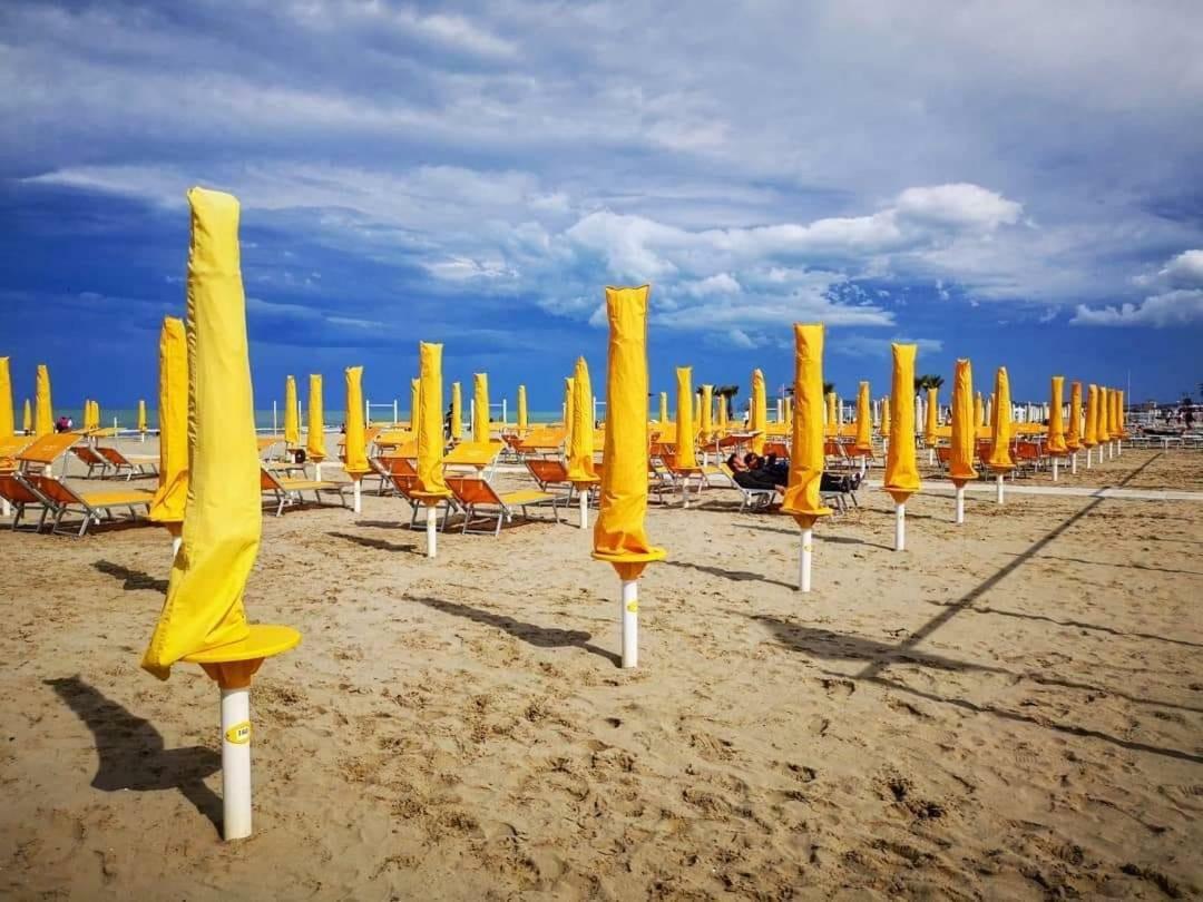 Hotel Fucsia Riccione Dış mekan fotoğraf