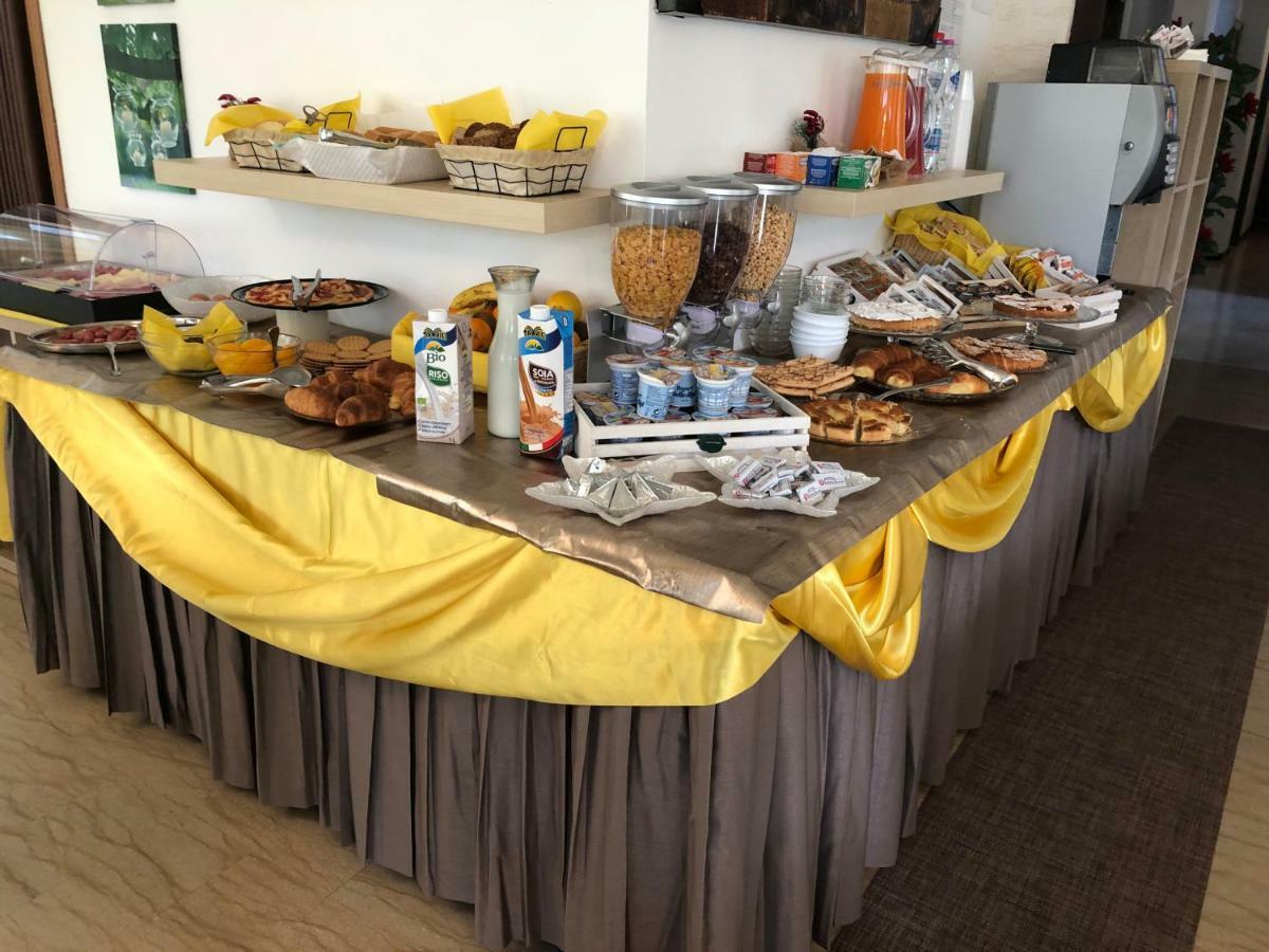 Hotel Fucsia Riccione Dış mekan fotoğraf